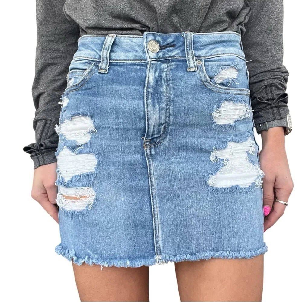 American Eagle Women’s 4 Light Wash Hi-Rise Mini Next Level Stretch X Jean Skirt